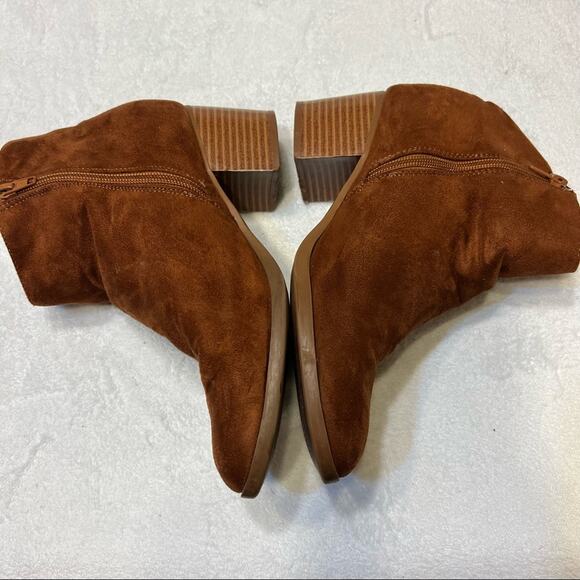 Maurices Faux Suede Cognac Brown Fringe Ankle Boots Size 7.5 - Picture 3 of 12